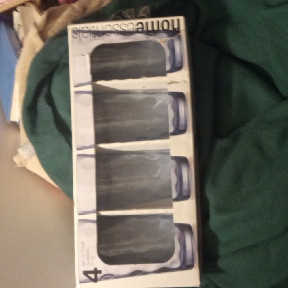 Set of 4 glasses home essentials